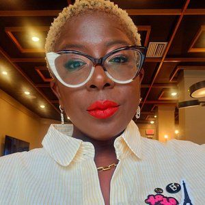 Meet Your Accessory Extraordinaire & Travel Buddy